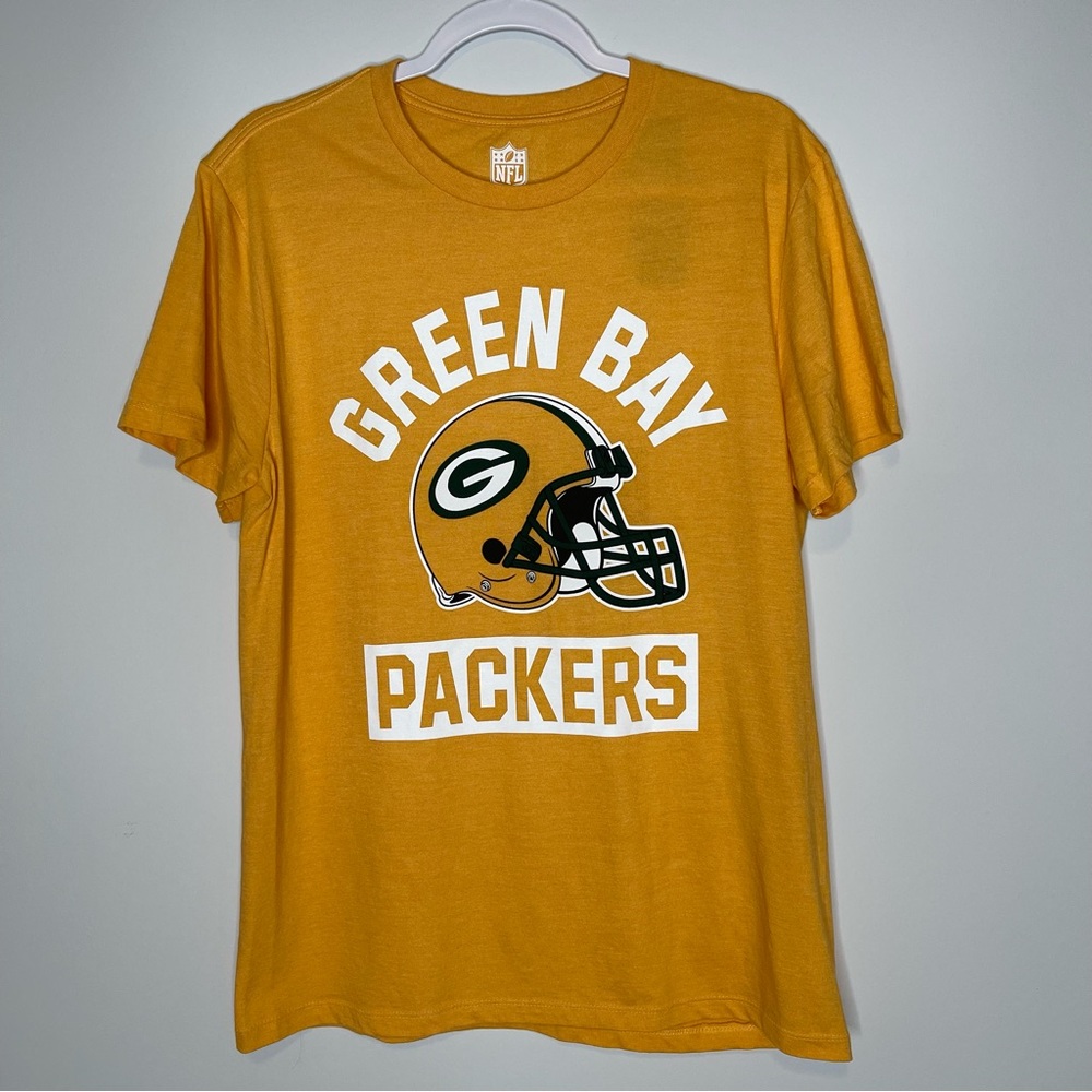 NFL Apparel Green Bay Packers Logo T Shirt Size Medium NWT